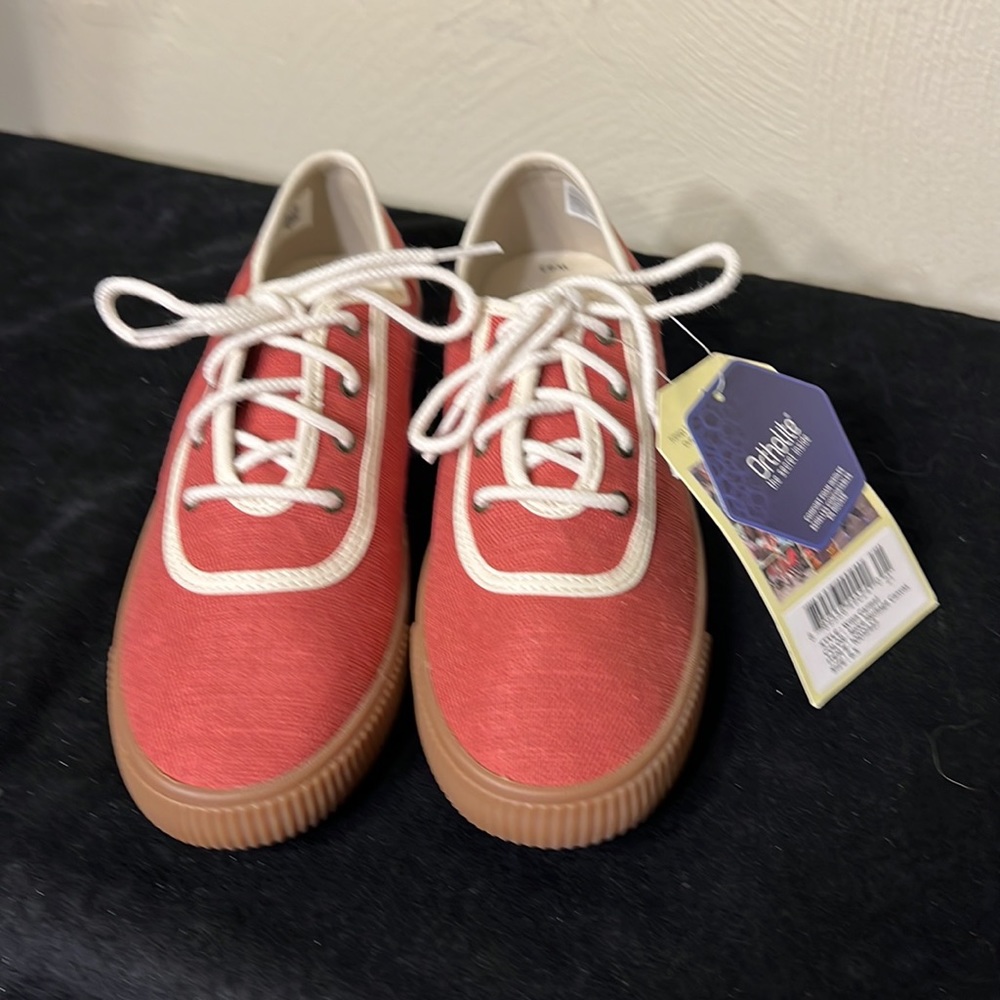 NWT! TOMS Carmel Spice Heritage Sneaker size 6.5